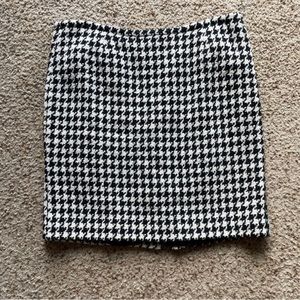 TRINA Turk houndstooth wool skirt size 6